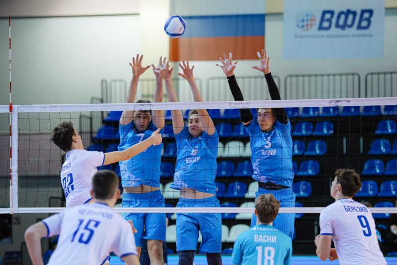 В Сургуте югорские юниоры одержали по одной победе